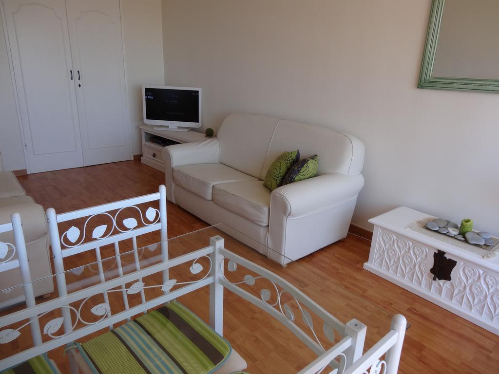 2 Bedroom Modern Apartment In Antibes With Sea View Room photo