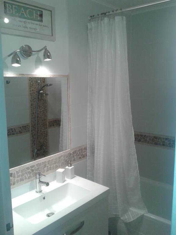 2 Bedroom Modern Apartment In Antibes With Sea View Room photo