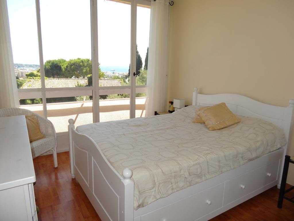 2 Bedroom Modern Apartment In Antibes With Sea View Room photo