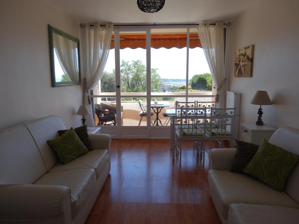 2 Bedroom Modern Apartment In Antibes With Sea View Room photo
